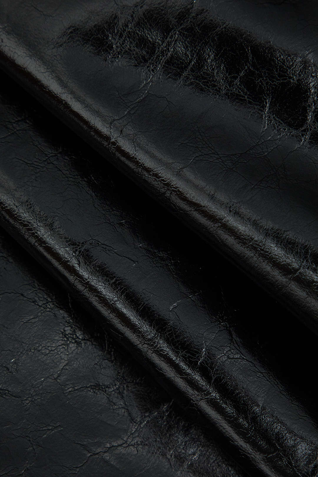 Callista | Eleganter Lackleder-Minirock mit Goldknöpfen und Ziertaschen