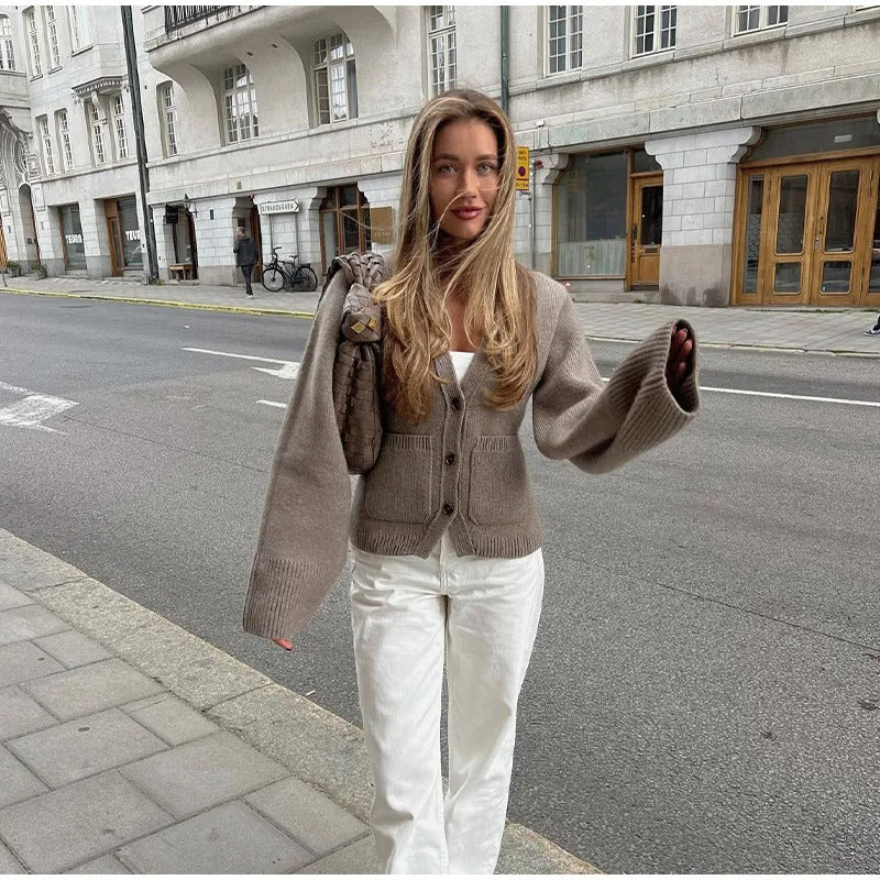 Elma | Klassische gestrickte Damenstrickjacke