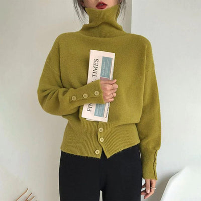 Grace - Eleganter gerippter Rollkragenpullover mit auffälligen Knöpfen