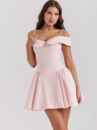 Karli - Schmeichelndes Abendkleid mit fallenden Schultern