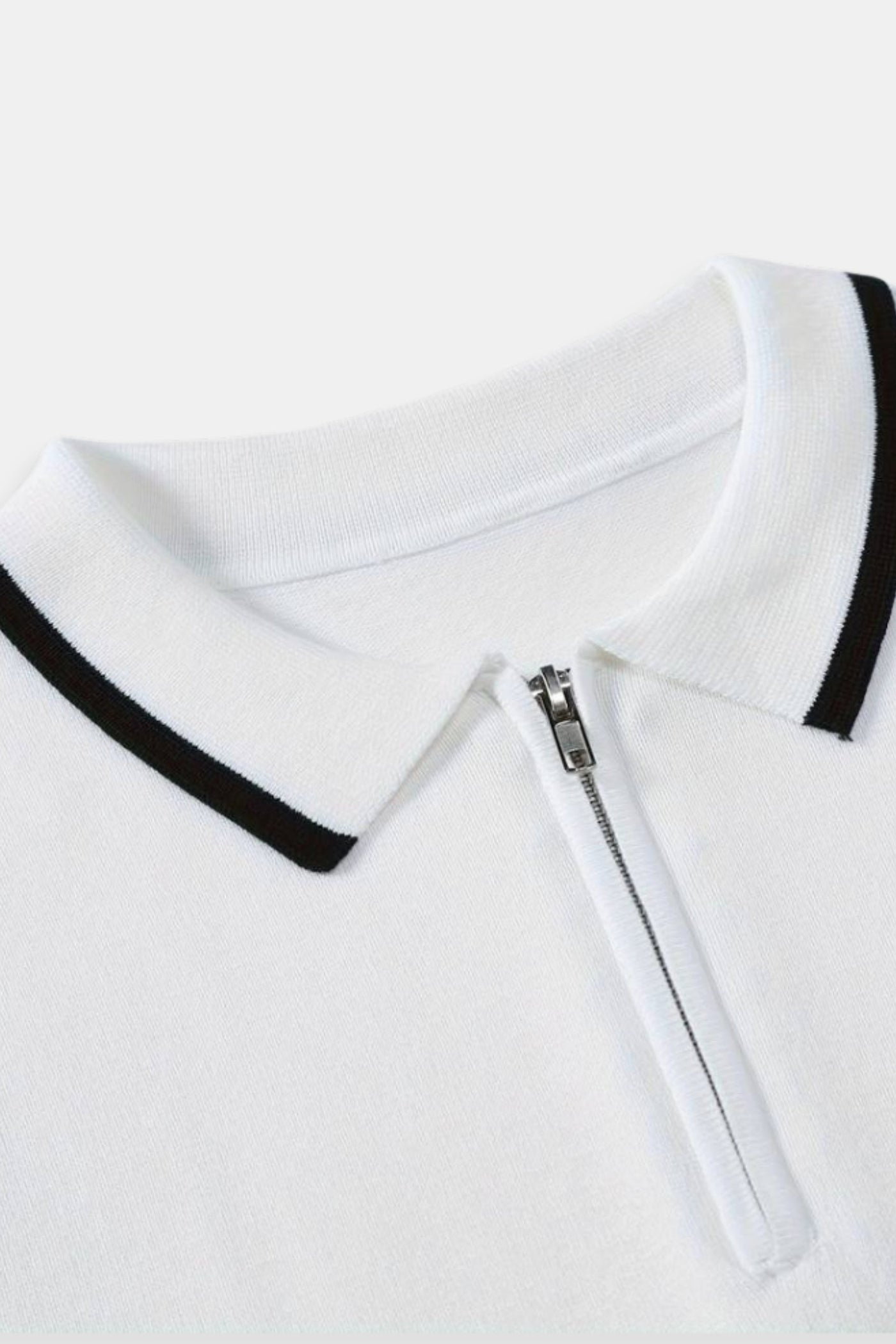 Klassisches Poloshirt mit Reißverschluss und Kontrastdetails