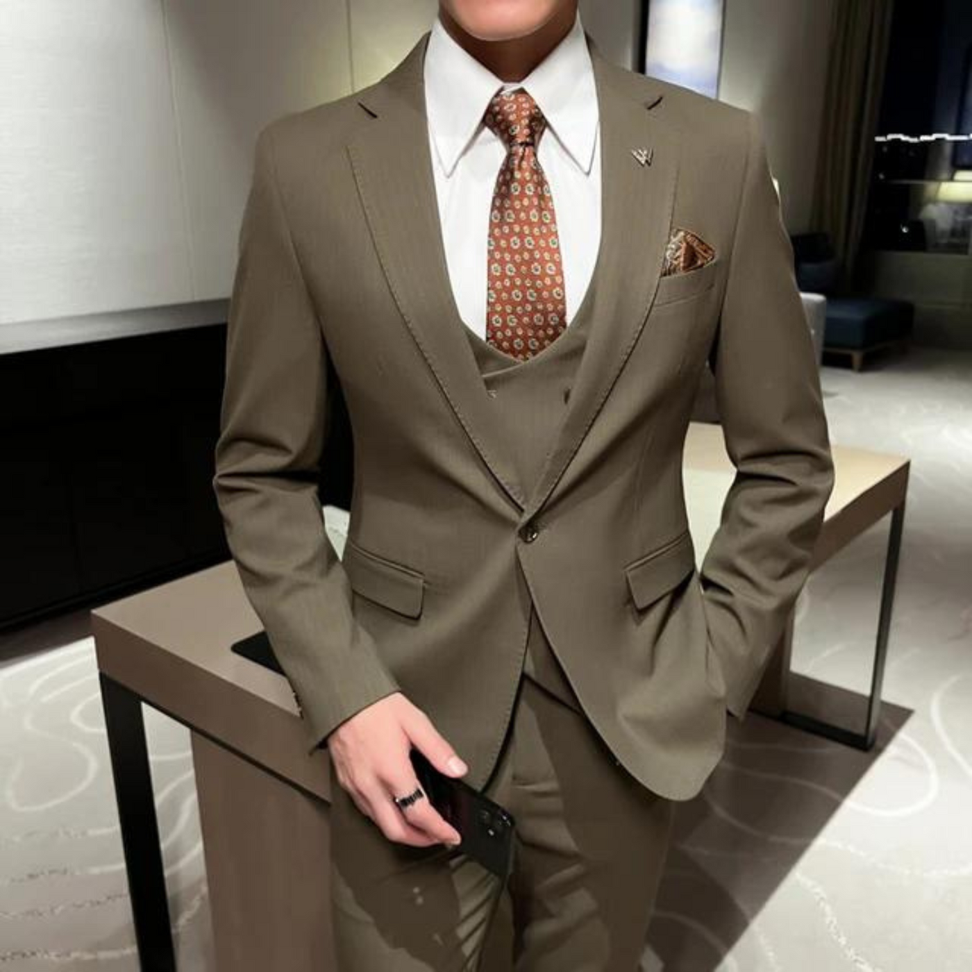 Klassischer Herrenanzug für Hochzeitsgäste | Formell