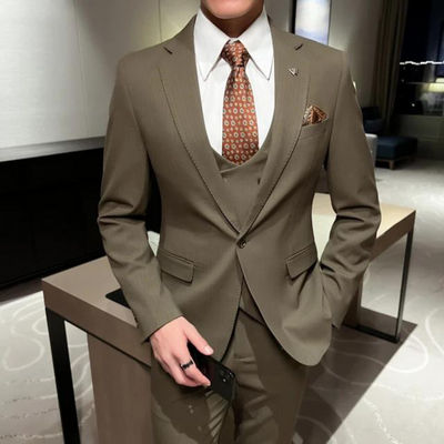 Klassischer Herrenanzug für Hochzeitsgäste | Formell