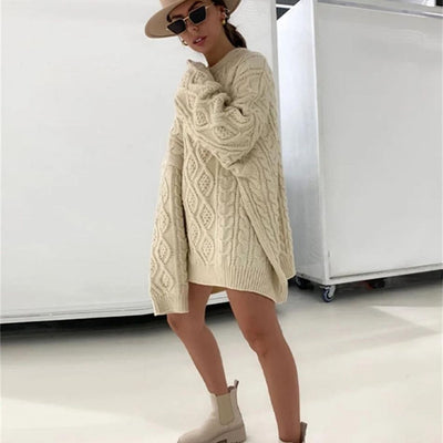 Enna - Texturiertes Strickkleid mit Zopfmuster und Lockerer Passform