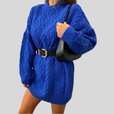 Enna - Texturiertes Strickkleid mit Zopfmuster und Lockerer Passform
