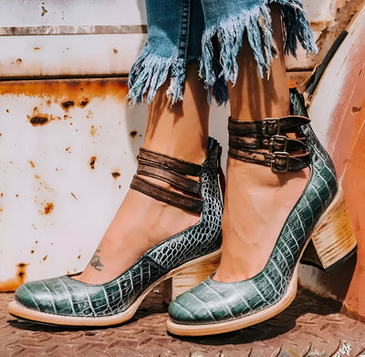 Kira | Zeitlose Vintage-Pumps – Erhebe jeden Schritt