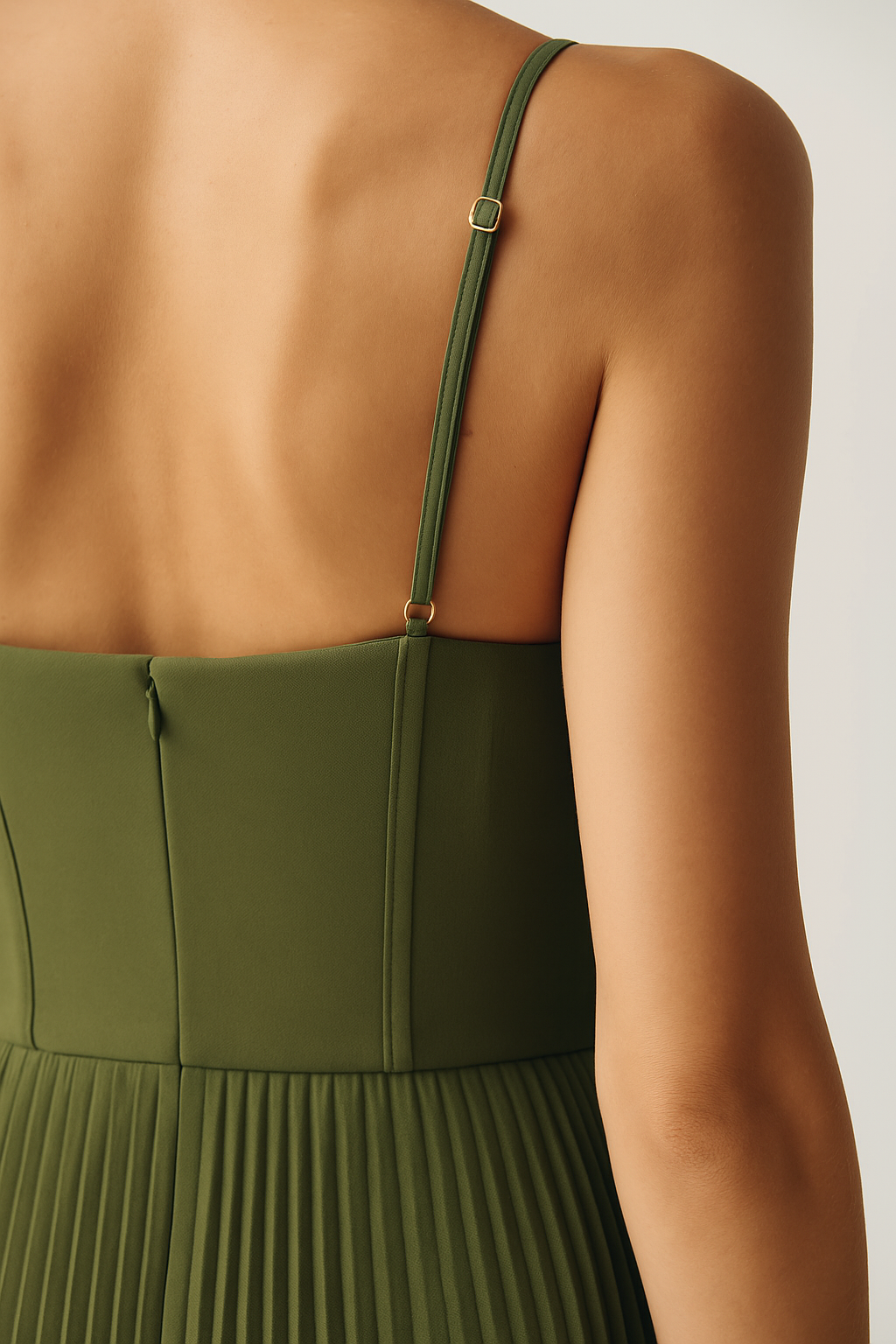Olivia Kleid mit offenem Rücken | Grün