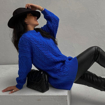 Enna - Texturiertes Strickkleid mit Zopfmuster und Lockerer Passform