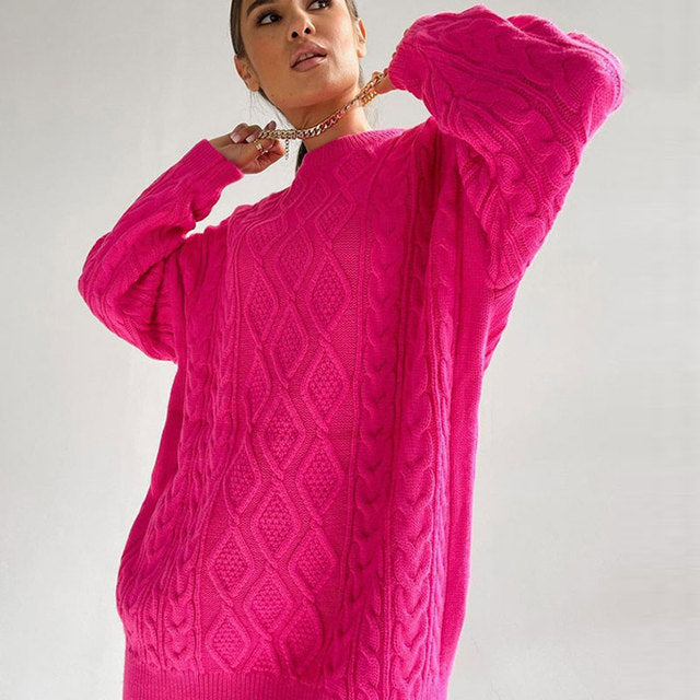 Enna - Texturiertes Strickkleid mit Zopfmuster und Lockerer Passform