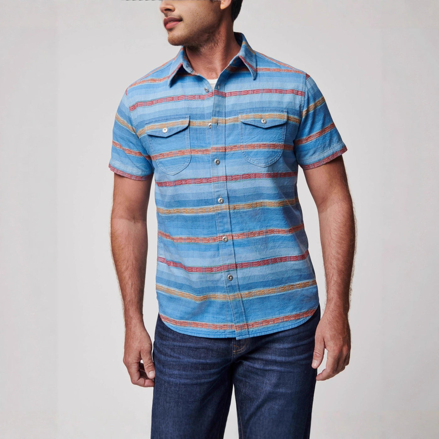 Herren Kurzarm-Hemd mit gestreiftem Design und zwei Brusttaschen Aliams