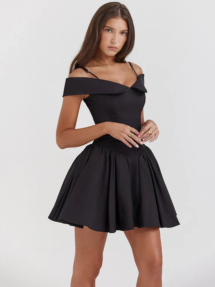 Karli - Schmeichelndes Abendkleid mit fallenden Schultern