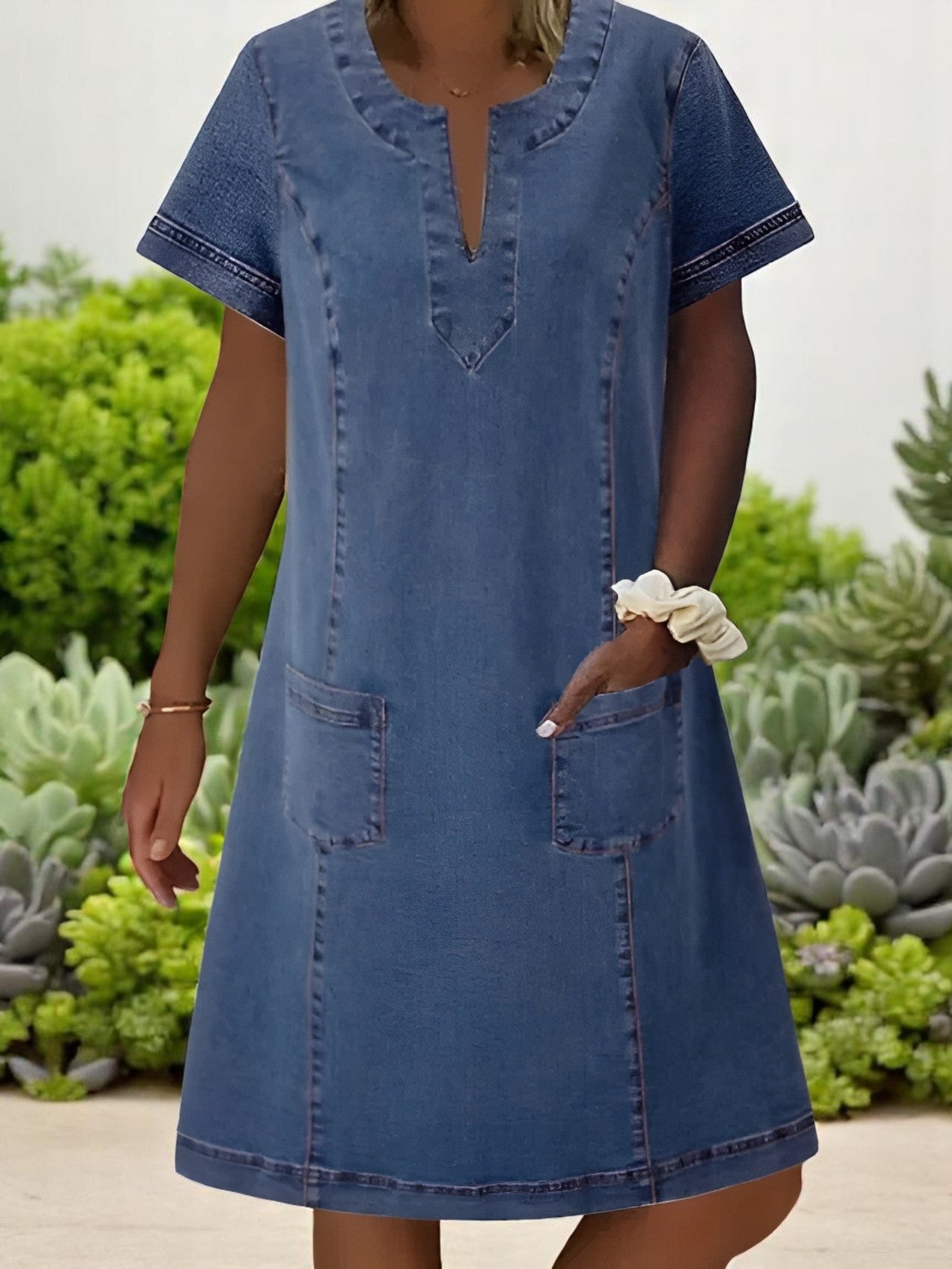 Blythe | Sanftes Denim-Kleid mit kurzen Ärmeln