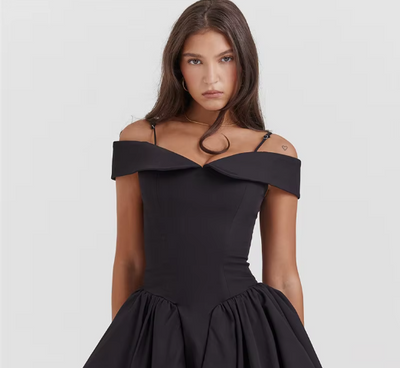 Karli - Schmeichelndes Abendkleid mit fallenden Schultern