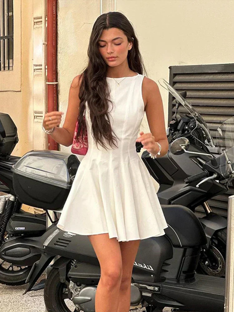 Imana - Schmeichelndes Minikleid mit quadratischem Ausschnitt