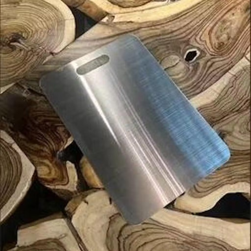 Titan-Schneidebrett mit antibakterieller Oberfläche – kratzfest, hygienisch für die Küche