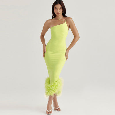 Angelina - Asymmetrisches, rückenfreies Slim-Fit-Kleid