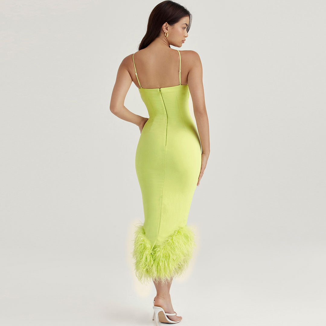 Angelina - Asymmetrisches, rückenfreies Slim-Fit-Kleid