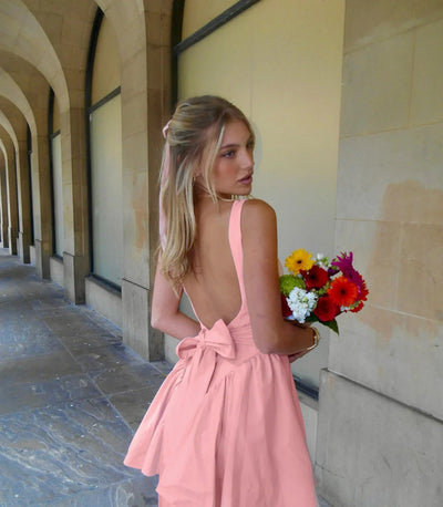 Giselle® | Rückenfreies Minikleid mit Schleife