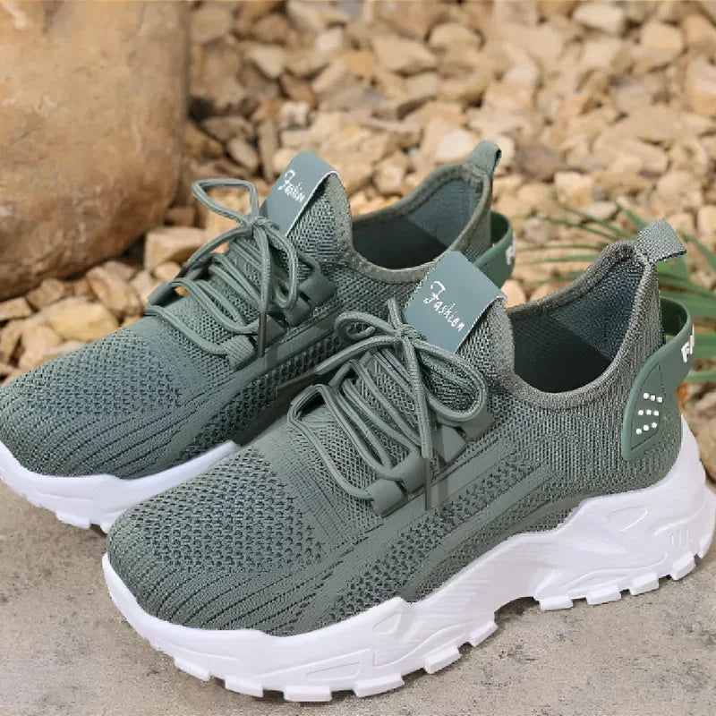 Damen Sneaker mit Strickdesign und verstärkter Sohle