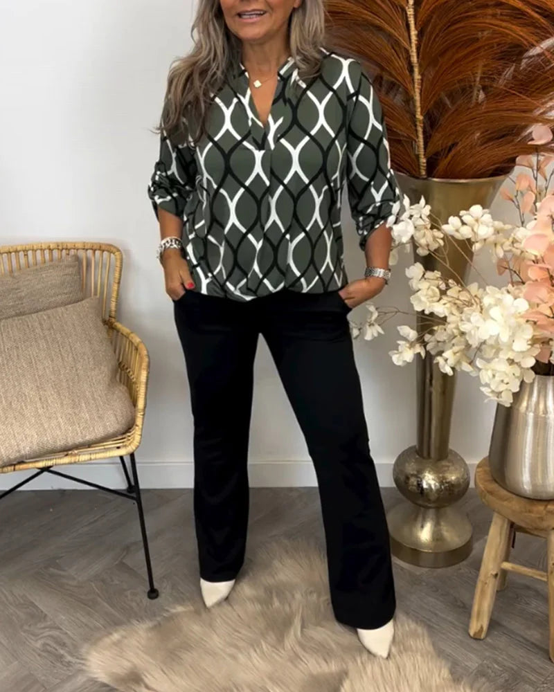 Damenbluse mit Grafischem Muster und Elegantem Schnitt