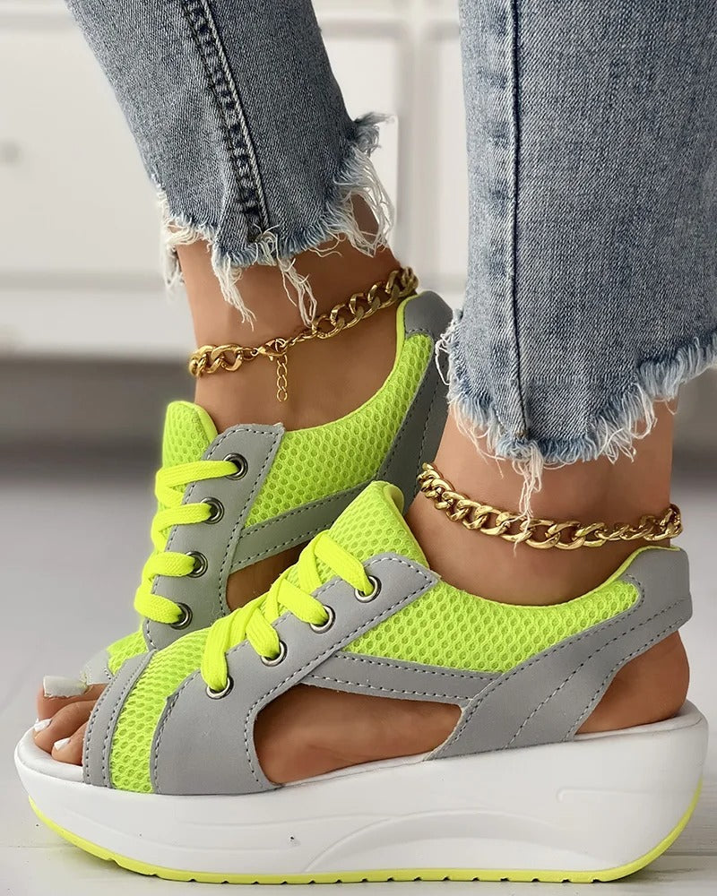 Kontrastfarbene Muffin Sandalen