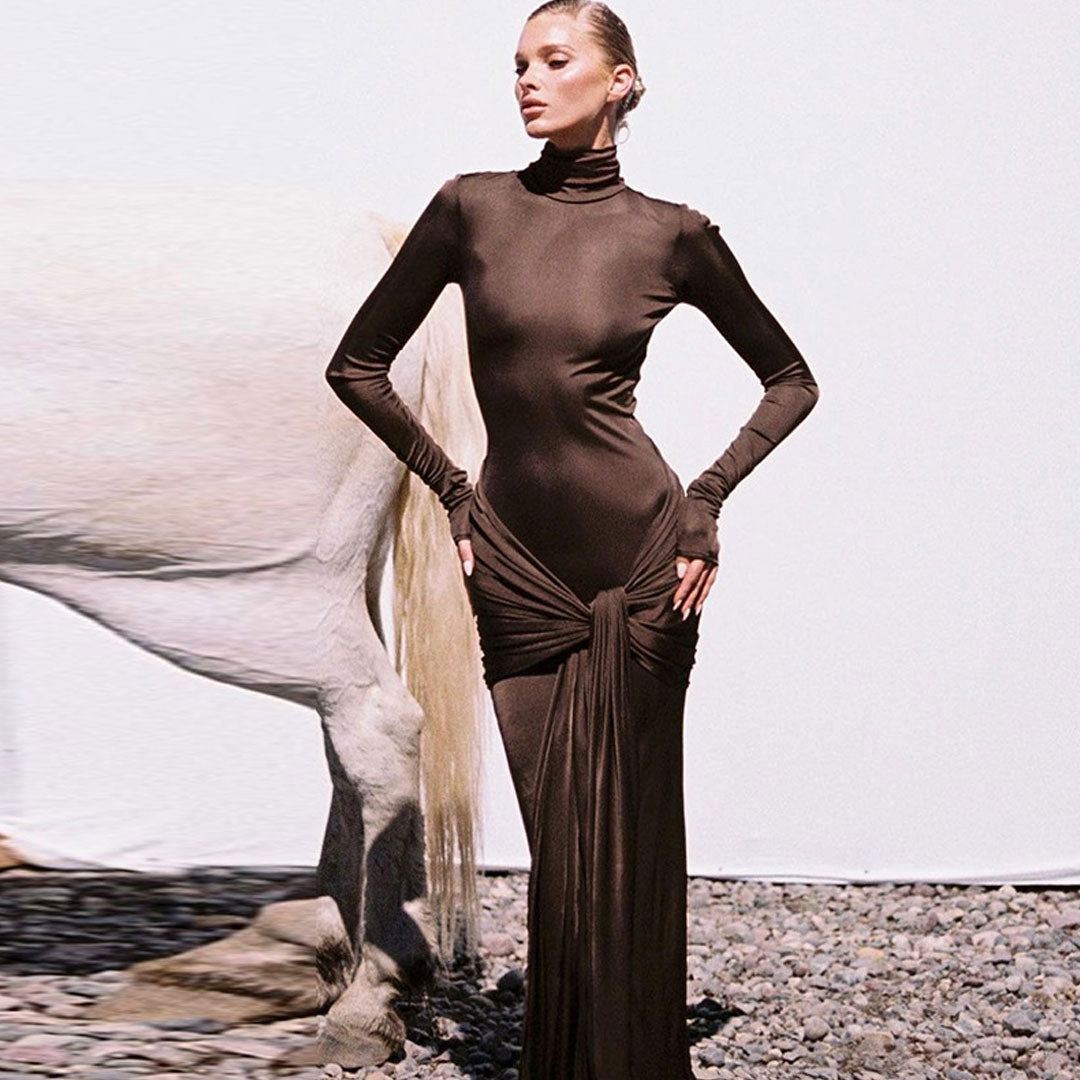Monet - Elegantes Maxikleid mit Stehkragen und langen Ärmeln