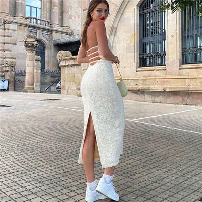Maya - Midikleid mit Neckholder und strukturierten Schlitzkanten